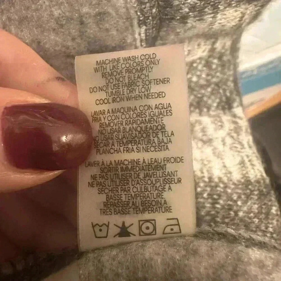 Calvin Klein plaid sweater vest - Picture 2 of 8